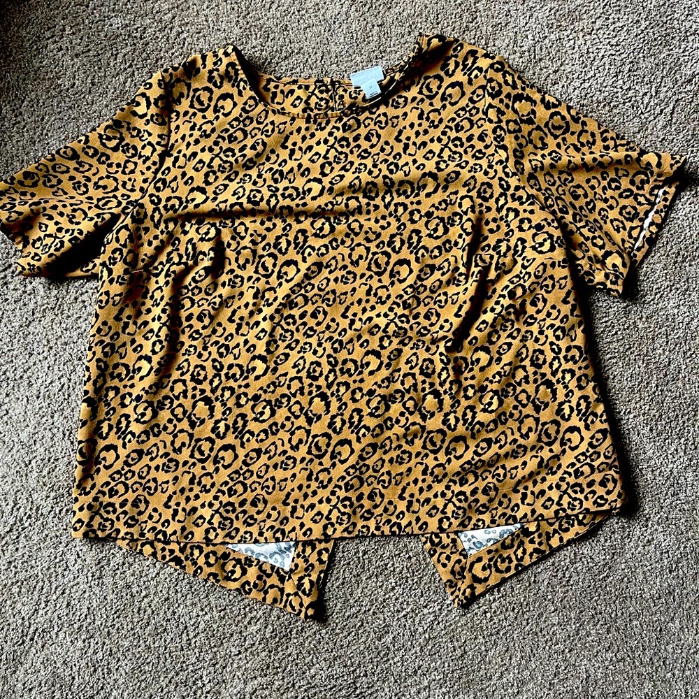 Plus size Ava and Viv leopard print split back top 3XL
